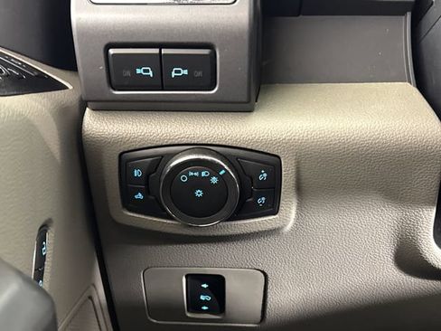Certified 2022 Ford F250 XLT w/ XLT Premium Package AWD/4WD image 37