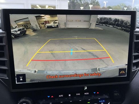 Used 2025 Toyota Tundra Limited image 34