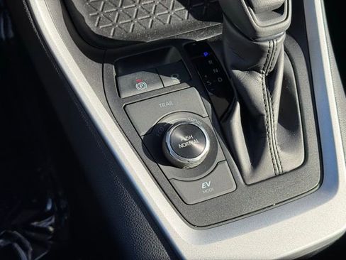 Certified 2025 Toyota RAV4 XLE image 16