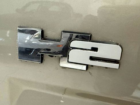 Used 2003 HUMMER H2 w/ Preferred Equipment Group image 35