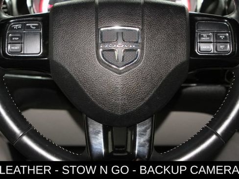 Used 2018 Dodge Grand Caravan SXT FWD image 16
