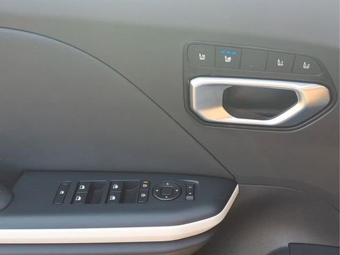 Used 2025 Kia K4 GT-Line w/ GT-Line Premium Package image 18