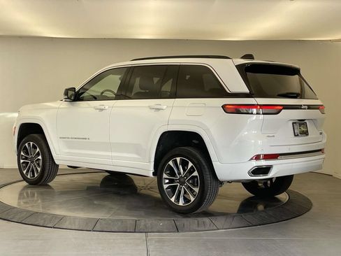 Used 2025 Jeep Grand Cherokee Overland AWD/4WD image 3