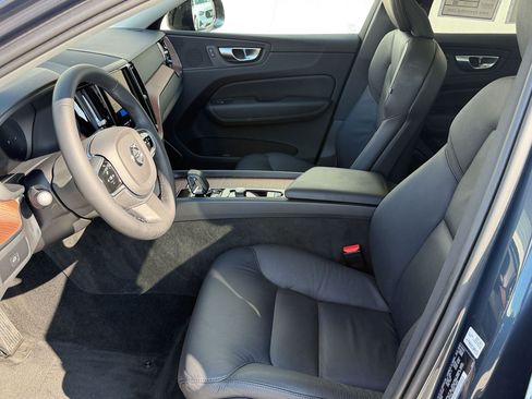 Used 2024 Volvo XC60 B5 Plus w/ Protection Package Premier AWD/4WD image 5