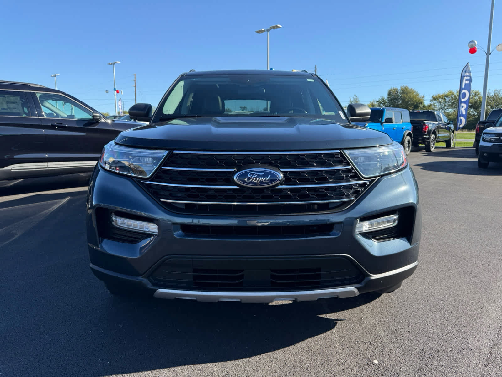 Used 2023 Ford Explorer XLT w/ Equipment Group 202A AWD/4WD image 23