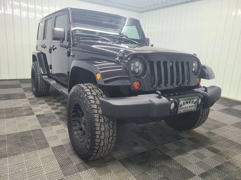 Used 2012 Jeep Wrangler Unlimited Sahara AWD/4WD image 11
