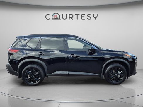 Certified 2023 Nissan Rogue SV w/ SV Premium B Package FWD image 8