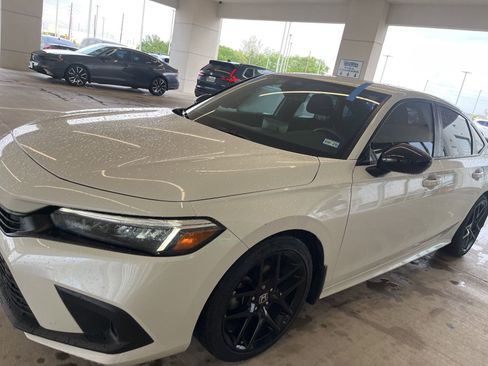 Used 2024 Honda Civic Sport image 1