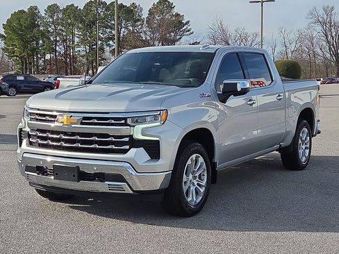 Used 2022 Chevrolet Silverado 1500 LTZ image 2