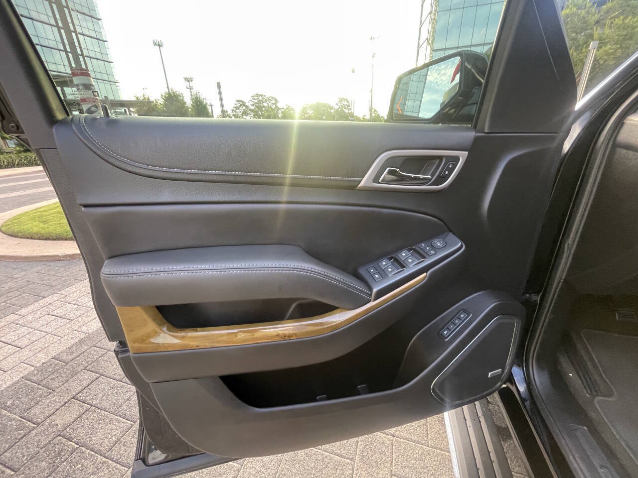 Used 2017 GMC Yukon Denali w/ Open Road Package AWD/4WD image 26