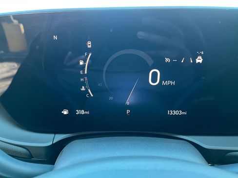 Used 2025 Buick Envista Sport Touring image 38