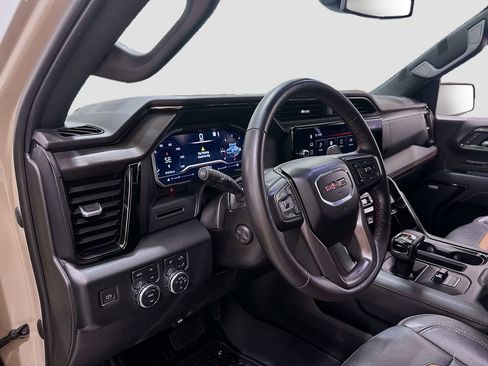 Used 2023 GMC Sierra 1500 AT4 image 9