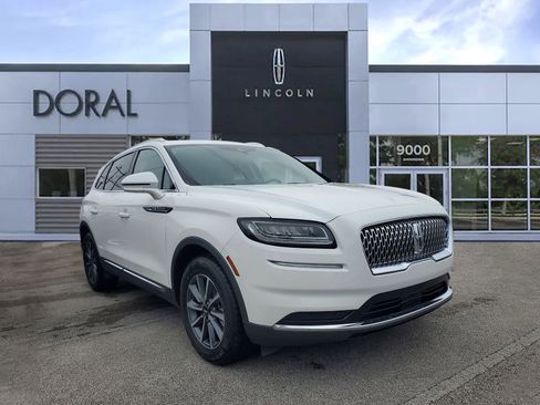 Certified 2022 Lincoln Nautilus FWD image 1