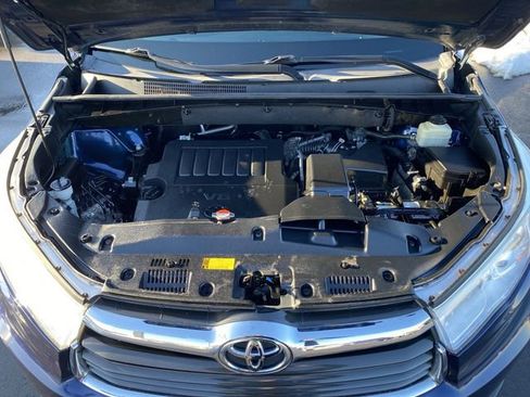 Used 2015 Toyota Highlander LE image 41