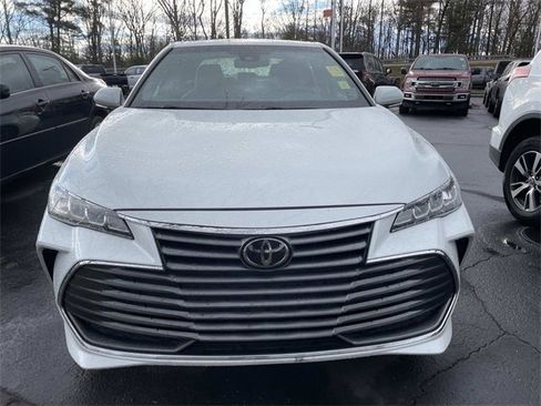 Used 2021 Toyota Avalon XLE image 6