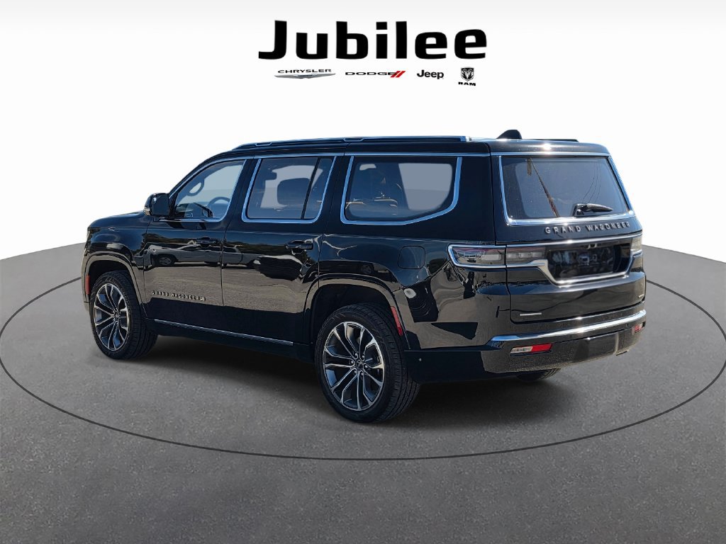 Used 2023 Jeep Grand Wagoneer Series III AWD/4WD image 4