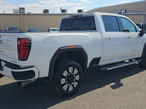 Used 2024 GMC Sierra 3500 Denali w/ Denali Reserve Package image 8