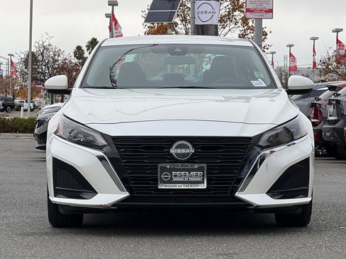 Certified 2023 Nissan Altima 2.5 SV image 9