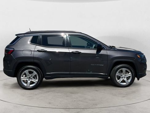 Used 2024 Jeep Compass Latitude AWD/4WD image 6