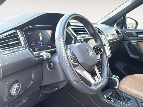 Used 2024 Volkswagen Tiguan SE R-Line FWD image 9