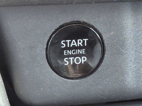 Used 2024 Nissan Rogue SV FWD image 34