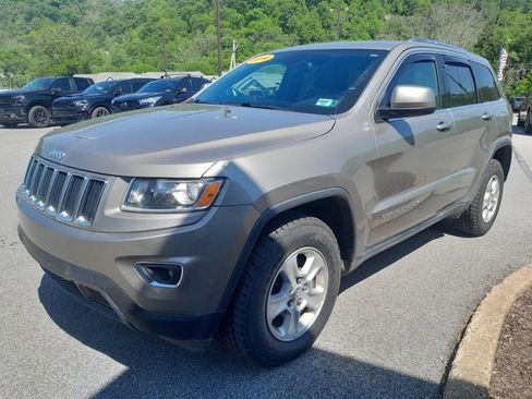 Used 2016 Jeep Grand Cherokee Laredo w/ Quick Order Package 23E AWD/4WD image 5