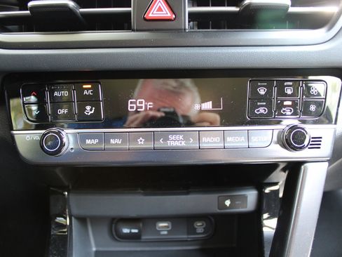 New 2026 Kia Seltos EX FWD image 34