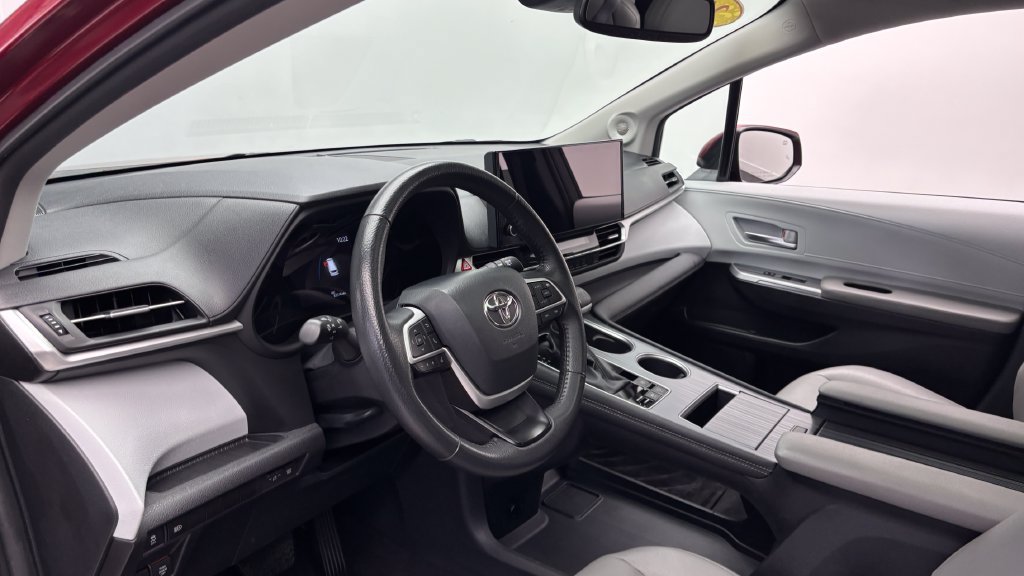 Certified 2025 Toyota Sienna XLE w/ XLE Plus Package AWD/4WD image 16