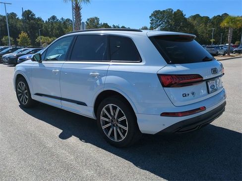 Used 2023 Audi Q7 Premium Plus image 6