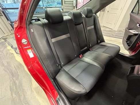 Used 2014 Toyota Camry SE image 3