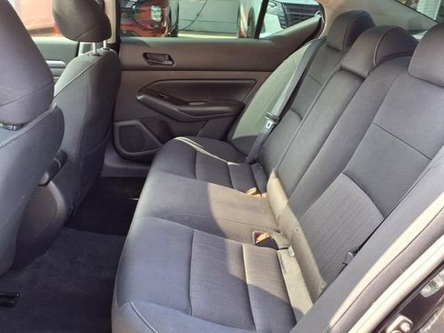 Used 2023 Nissan Altima 2.5 SV w/ SV Premium Package FWD image 19