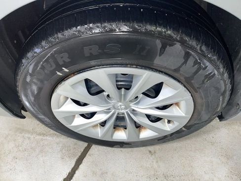 Used 2015 Toyota Camry LE FWD image 10