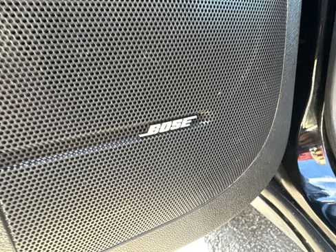 Used 2017 GMC Acadia Limited SLT image 24