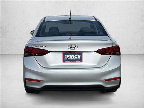 Used 2022 Hyundai Accent SE image 8