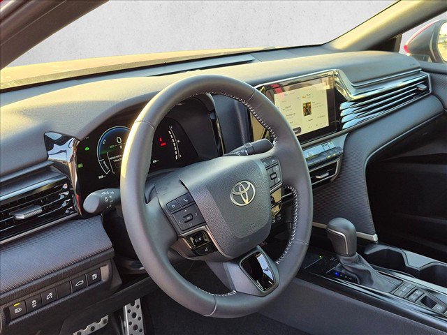 Used 2025 Toyota Camry SE w/ Convenience Package FWD image 8