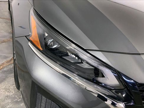 Used 2025 Nissan Altima 2.5 SV image 26