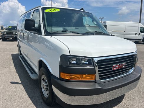 Used 2025 GMC Savana 2500 w/ Driver Convenience Package RWD image 3