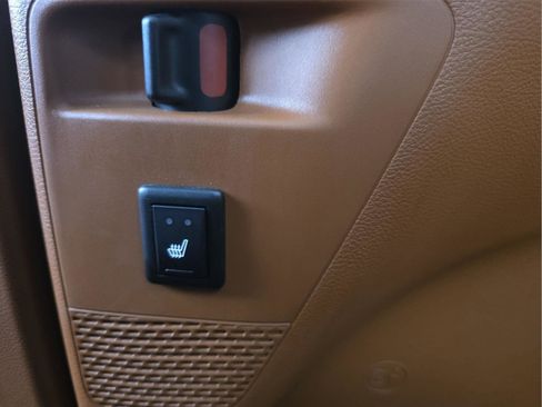 Used 2024 Chrysler Pacifica Pinnacle w/ Trailer Tow Group image 35