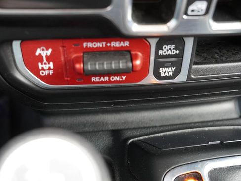 Used 2022 Jeep Wrangler Unlimited Rubicon AWD/4WD image 30