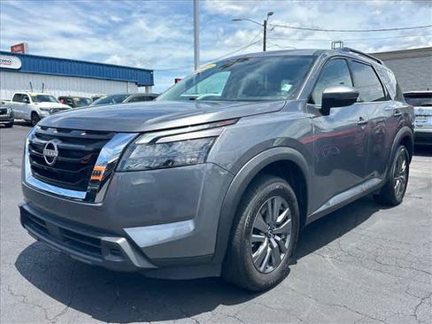 Certified 2025 Nissan Pathfinder SV FWD image 7