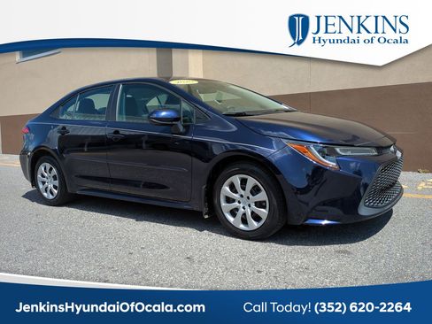 Used 2020 Toyota Corolla LE image 1