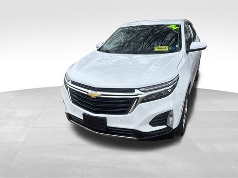 Used 2024 Chevrolet Equinox LT image 2
