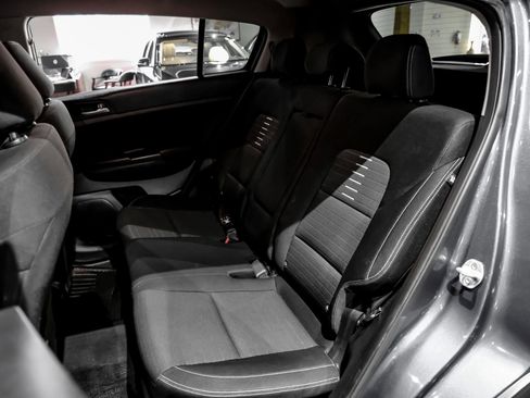 Used 2018 Kia Sportage LX image 40