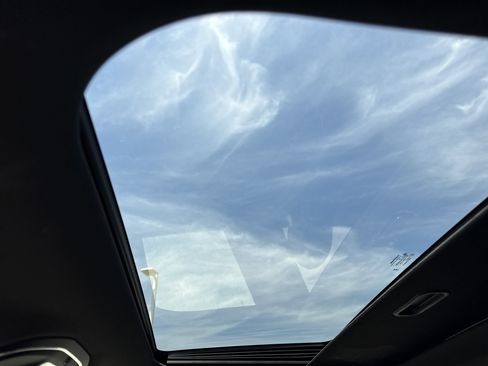 Used 2025 Jeep Grand Cherokee Laredo X image 26