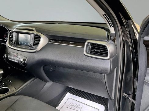 Used 2020 Kia Sorento L FWD image 24
