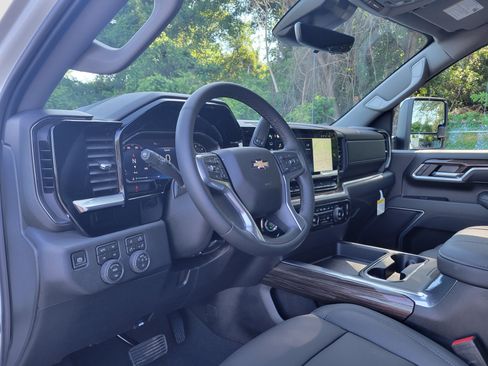 New 2026 Chevrolet Silverado 2500 LT w/ Z71 Chrome Sport Edition AWD/4WD image 34