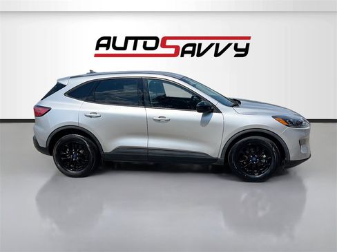 Used 2020 Ford Escape SE Sport image 8
