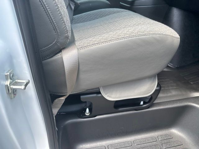 New 2026 Chevrolet Express 2500 w/ Communications Package RWD image 29