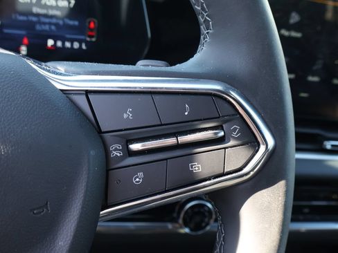 Used 2025 Chevrolet Equinox LT AWD/4WD image 17