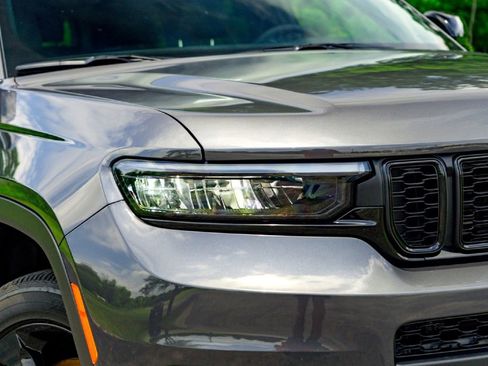 New 2025 Jeep Grand Cherokee L Altitude RWD image 4
